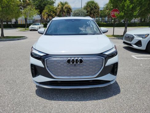 Used 2025 Audi Q4 e-tron Premium RWD image 2