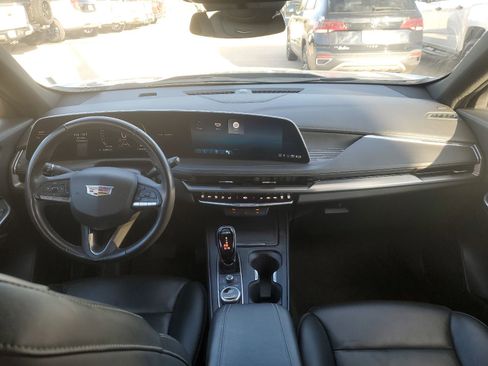 Used 2024 Cadillac XT4 Premium Luxury image 9