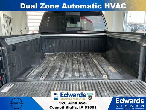 Used 2021 Nissan Titan SV w/ SV Convenience Package AWD/4WD image 11