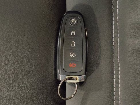 Used 2018 Ford Escape Titanium w/ Ford Safe & Smart Package FWD image 32