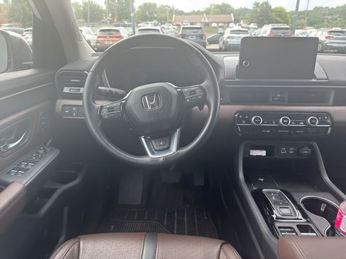 Used 2023 Honda Pilot Elite image 7