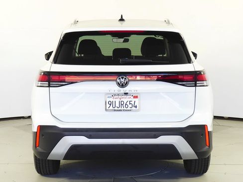 Used 2025 Volkswagen Tiguan S FWD image 8