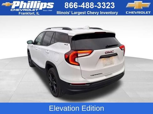 Used 2024 GMC Terrain SLE w/ Elevation Edition image 2