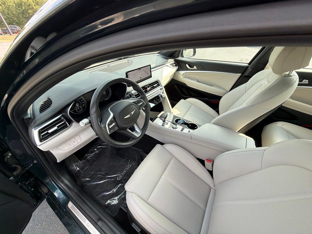 Used 2025 Genesis G70 2.5T AWD/4WD image 14