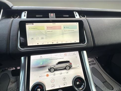 Used 2018 Land Rover Range Rover Sport SE image 10