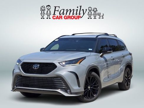 Used 2025 Toyota Highlander XSE AWD/4WD image 1
