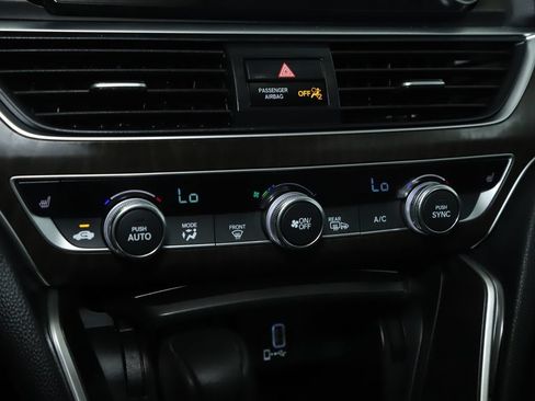 Used 2020 Honda Accord EX image 27