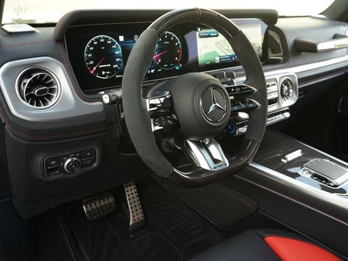 Used 2025 Mercedes-Benz G 63 AMG 4MATIC image 2