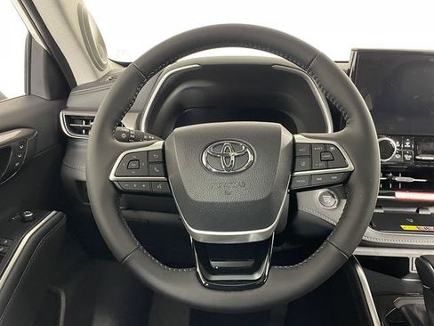 New 2026 Toyota Highlander Limited AWD/4WD image 14