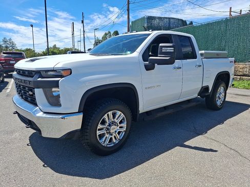 Used 2021 Chevrolet Silverado 2500 W/T w/ WT Convenience Package AWD/4WD image 3