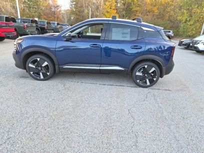 New 2026 Nissan Kicks SR w/ Cold Weather Package