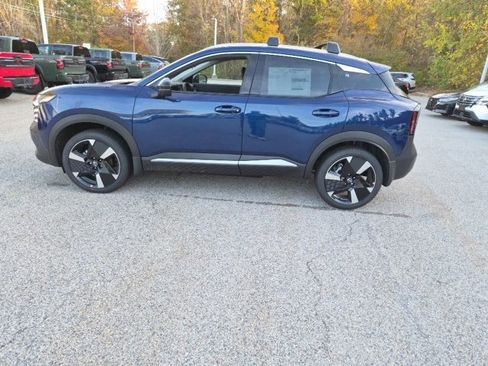 New 2026 Nissan Kicks SR w/ Cold Weather Package image 1