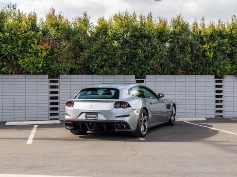 Used 2018 Ferrari GTC4Lusso T RWD image 32