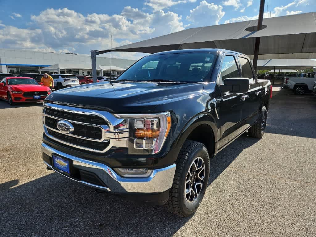 Used 2022 Ford F150 XLT w/ Equipment Group 302A High AWD/4WD image 4