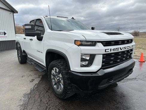 Used 2022 Chevrolet Silverado 2500 Custom w/ Custom Value Package image 7