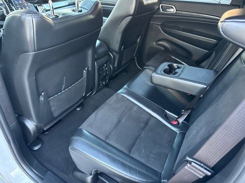 Used 2020 Jeep Grand Cherokee Altitude image 19