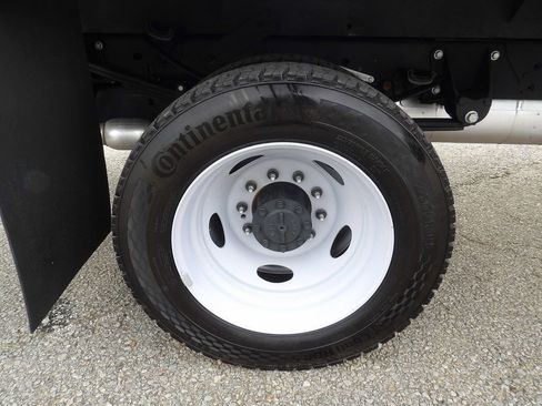 Used 2024 Ford F550 2WD Crew Cab Super Duty image 53