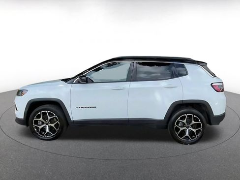 Used 2025 Jeep Compass Limited AWD/4WD image 8