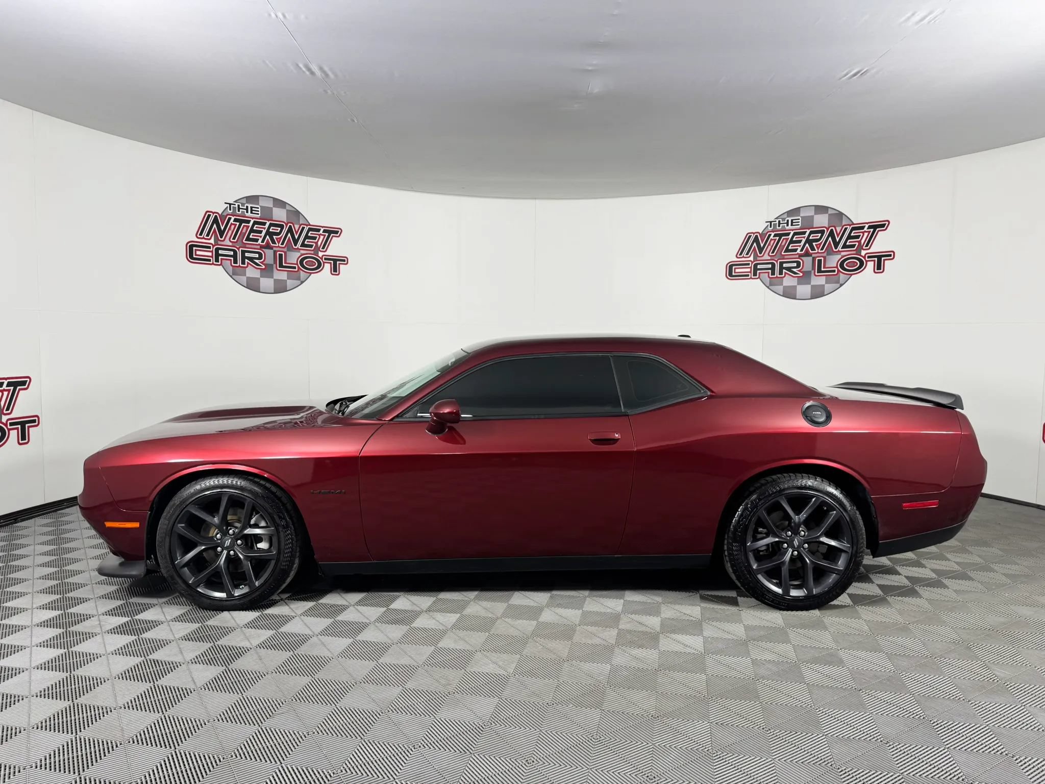 Used 2022 Dodge Challenger R/T w/ Blacktop Package RWD image 4