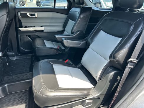Certified 2023 Ford Explorer XLT w/ Equipment Group 202A AWD/4WD image 11