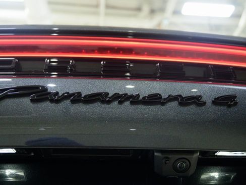 Used 2025 Porsche Panamera 4 image 22