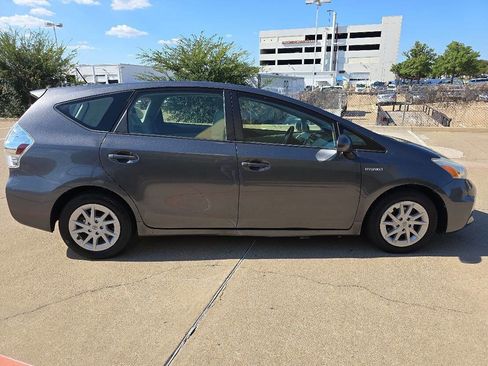 Used 2012 Toyota Prius V Three image 10