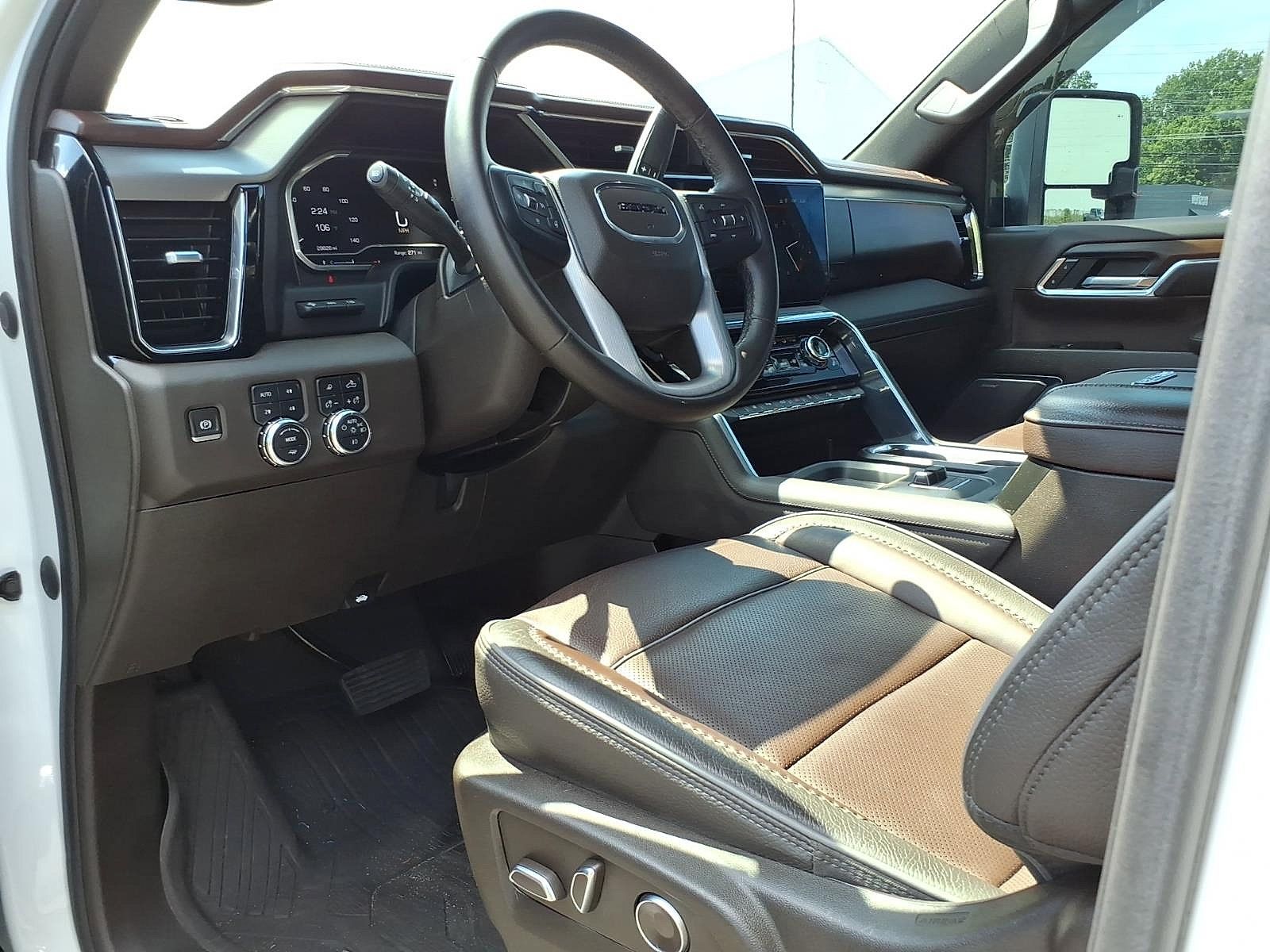 Certified 2024 GMC Sierra 2500 Denali w/ Denali Reserve Package AWD/4WD image 12