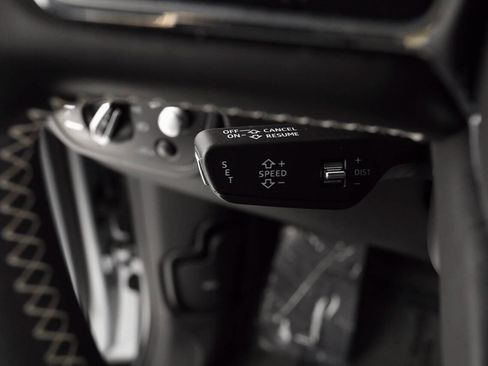 Used 2021 Bentley Bentayga Speed image 40