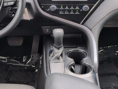 Used 2018 Toyota Camry LE FWD image 18