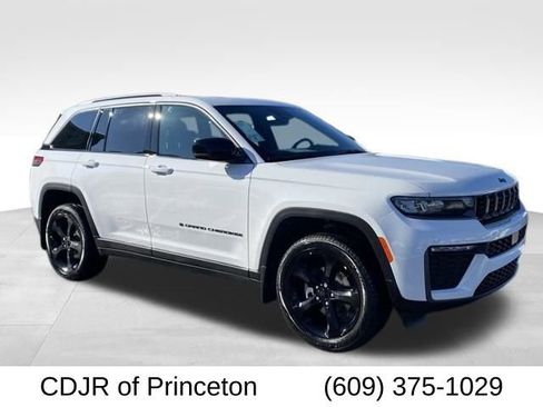 New 2026 Jeep Grand Cherokee Limited w/ Limited Altitude Package AWD/4WD image 1