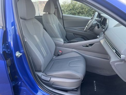 Used 2023 Hyundai Elantra SEL image 19