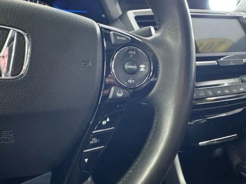 Used 2017 Honda Accord Touring image 26