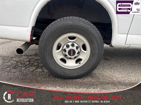 Used 2022 GMC Savana 2500 image 11
