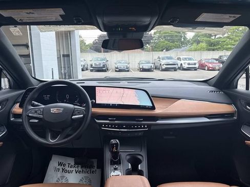 Certified 2024 Cadillac XT4 Premium Luxury AWD/4WD image 34