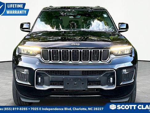 Used 2023 Jeep Grand Cherokee Overland AWD/4WD image 2