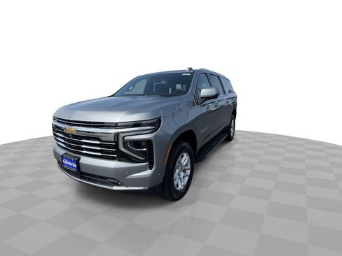 New 2026 Chevrolet Suburban LT w/ Comfort Package AWD/4WD image 3