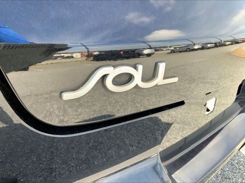 Used 2022 Kia Soul GT-Line FWD image 29