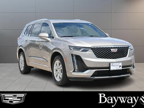 Used 2022 Cadillac XT6 Luxury FWD image 4