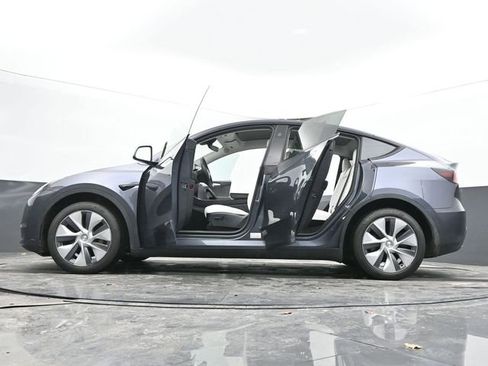 Used 2023 Tesla Model Y Long Range image 69