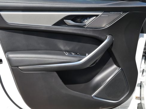 Certified 2025 Jaguar F-PACE R-Dynamic S AWD/4WD image 12