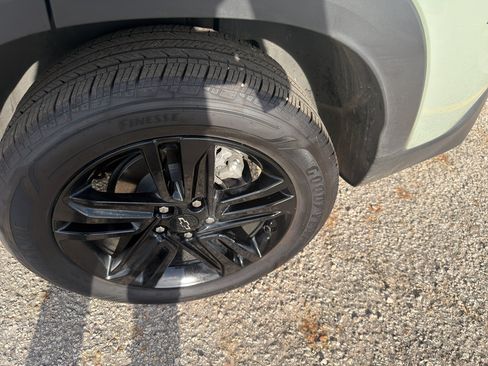 Used 2025 Chevrolet Trax ACTIV w/ Driver Confidence Package FWD image 22