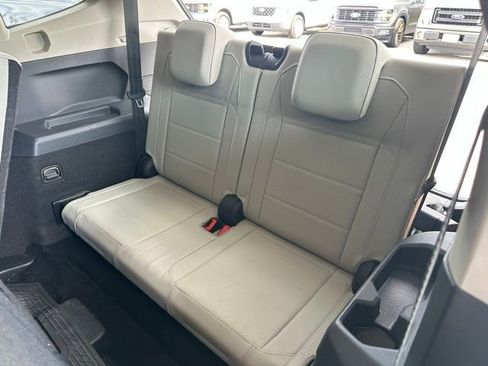Used 2019 Volkswagen Tiguan SEL image 16