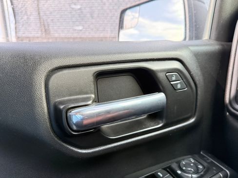 Used 2019 Chevrolet Silverado 1500 Custom Trail Boss w/ Custom Convenience Package image 18