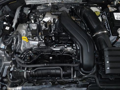 Used 2024 Volkswagen Jetta SE image 30