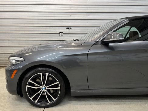Used 2020 BMW 230i xDrive Convertible w/ Premium Package AWD/4WD image 4