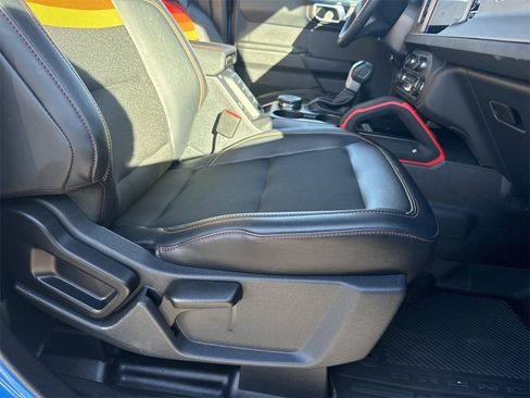 Used 2025 Ford Bronco Big Bend w/ Black Diamond Package image 13