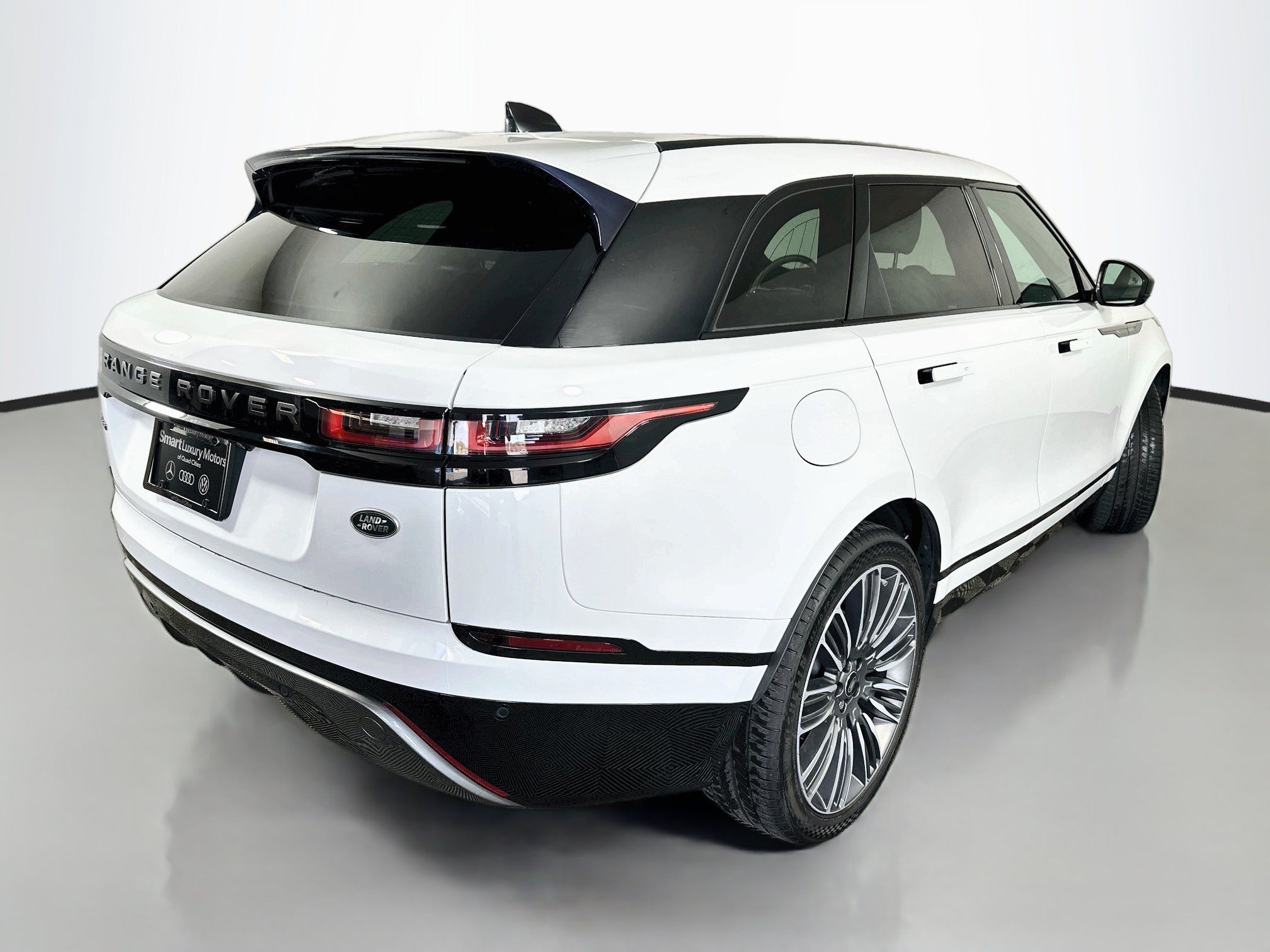 Used 2022 Land Rover Range Rover Velar R-Dynamic S AWD/4WD image 7