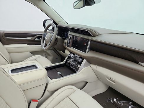 Used 2022 GMC Yukon XL Denali RWD image 22
