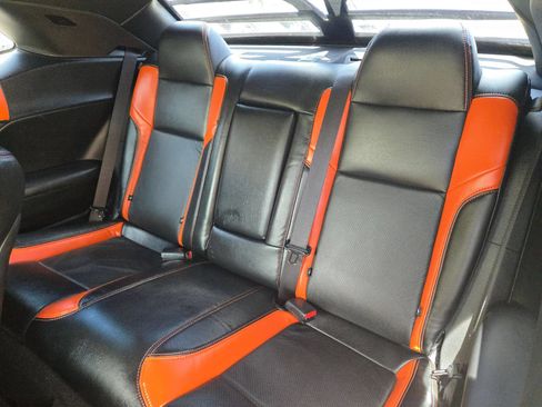 Used 2019 Dodge Challenger R/T w/ Driver Convenience Group RWD image 13