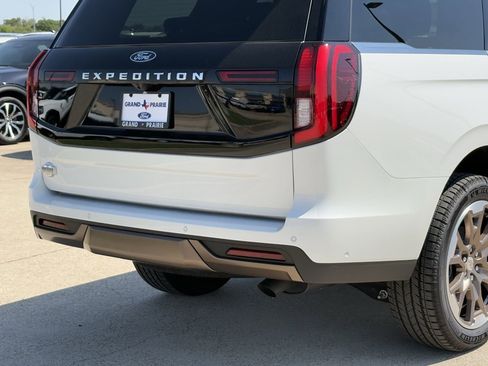 New 2025 Ford Expedition King Ranch image 35